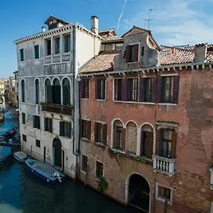 ca-zulian-amazing-canal-view.hotelinveneto.com/